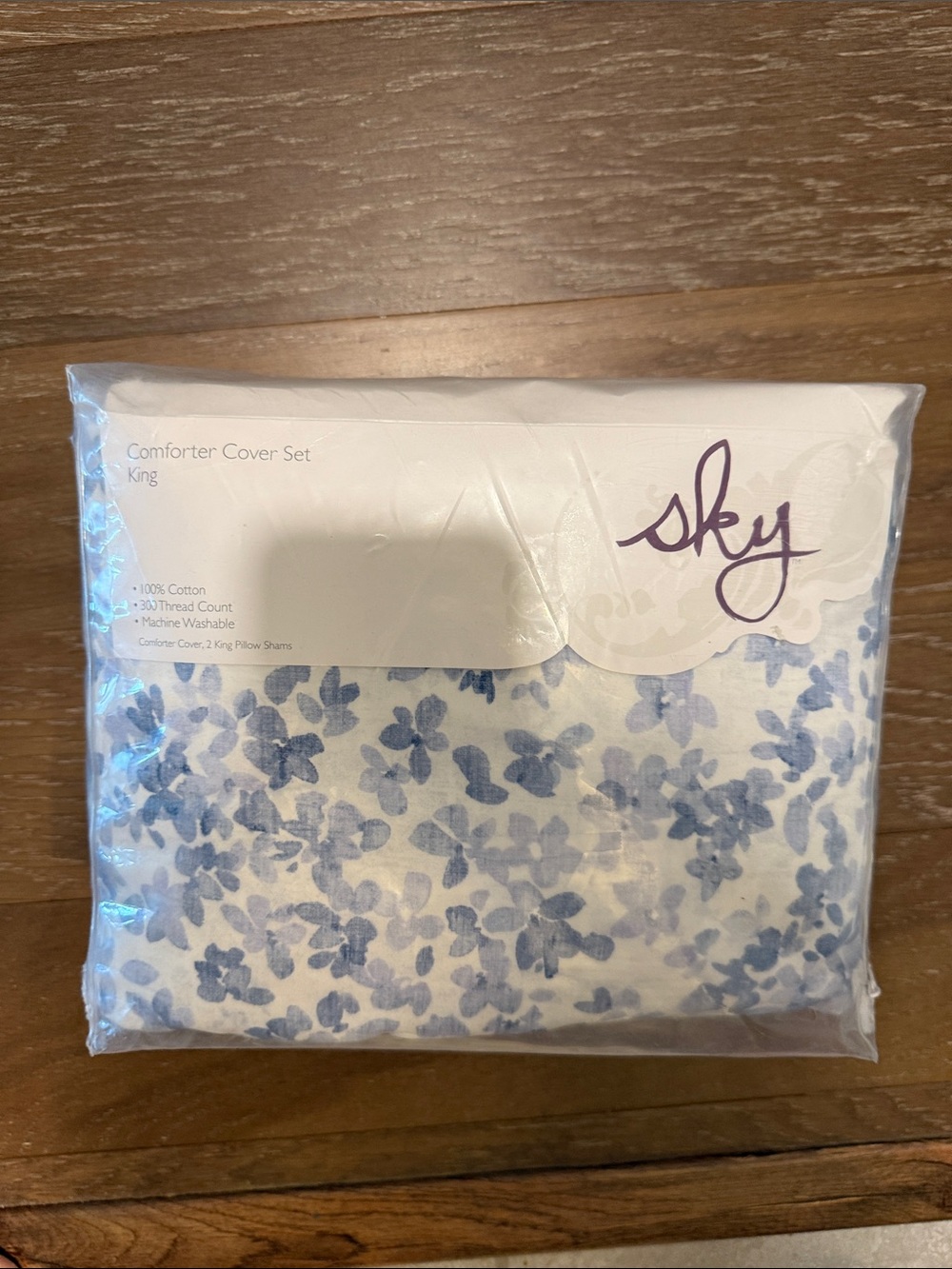 Sky Floral Comforter Cover Set in White and Light Blue Set